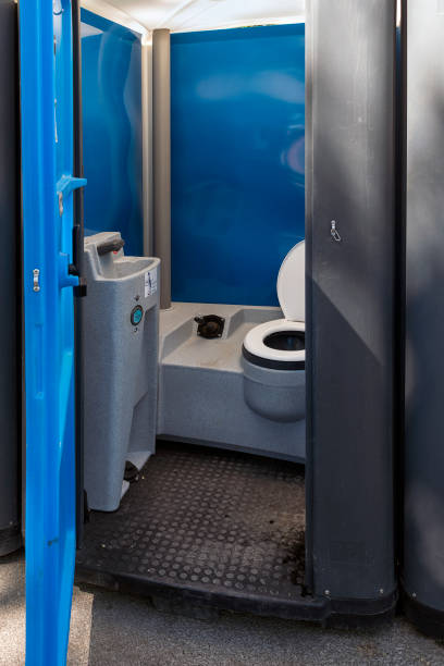 Best Luxury portable toilet rental  in Center Line, MI